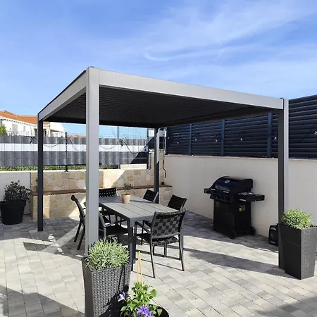 House Zvonimir * Janjina